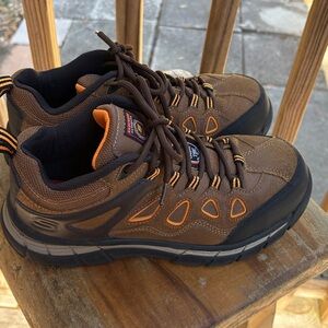 Skechers Men's Brown and Black Steel Toe Shoe..